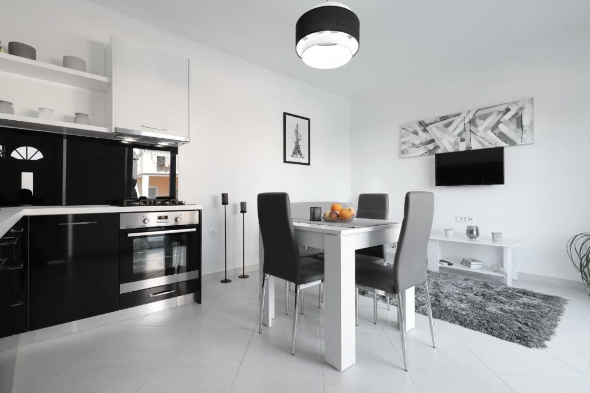 Luxury Apartment Bella ซาดาร์ ภายนอก รูปภาพ